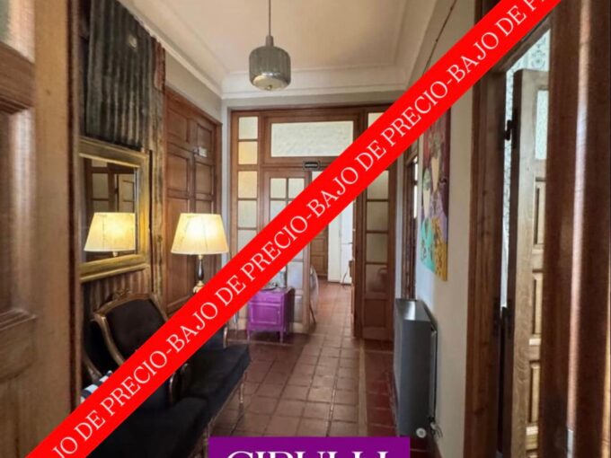 BAJO DE PRECIO PROPIEDAD A PASOS DE LA AV MORENO – 1810 AL 70