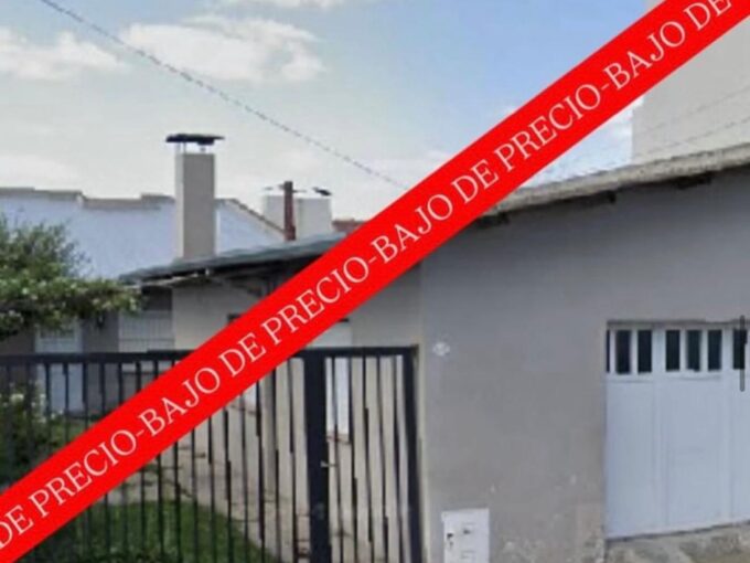 BAJO DE PRECIO ESTA PROPIEDAD DE DOS HABITACIONES CON QUINCHO – FRENCH AL 200